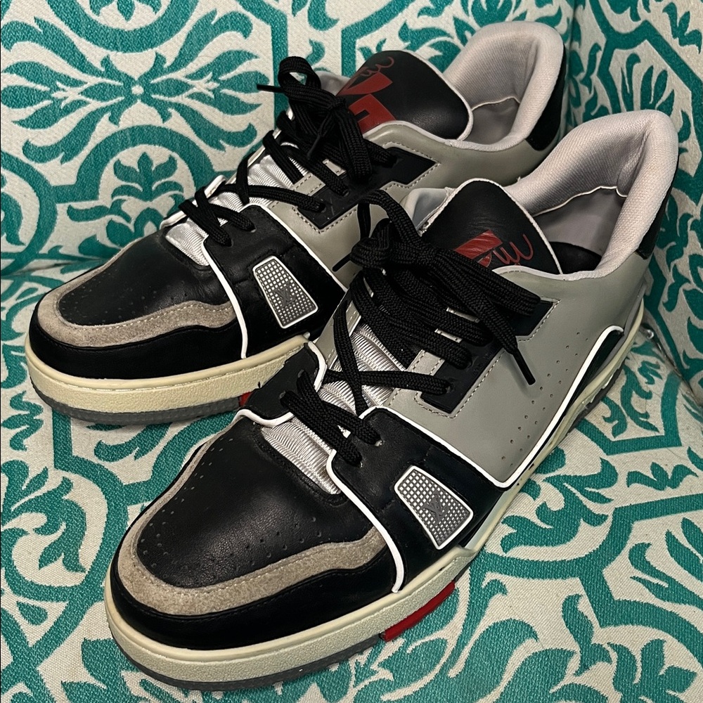 Louis Vuitton Stylish Black and Gray Men's Trainers Sneakers Italy Sz 43 (US 10) - Picture 6 of 8